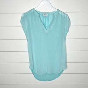 Babaton Aritizia Split Neck Silk Front Cap Sleeve Blouse Aqua Blue Size Small
